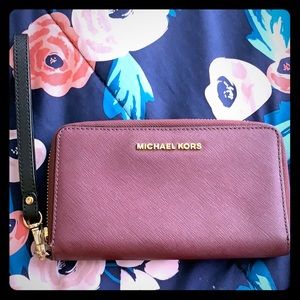 MICHAEL KORS Wrislet Wallet